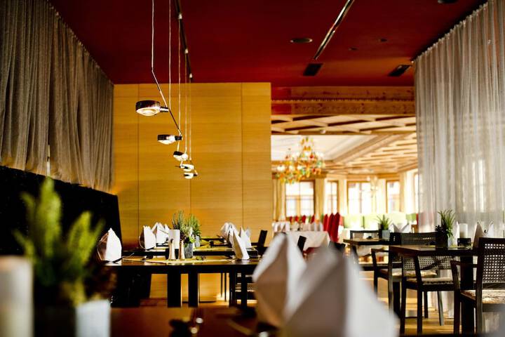 Dining Photos