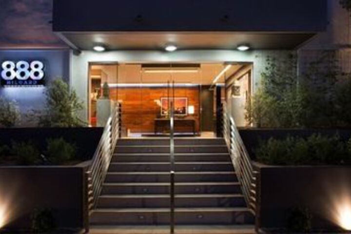 Exterior of 888 Hilgard