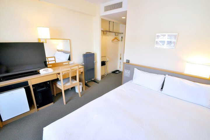 Room 7 of 120