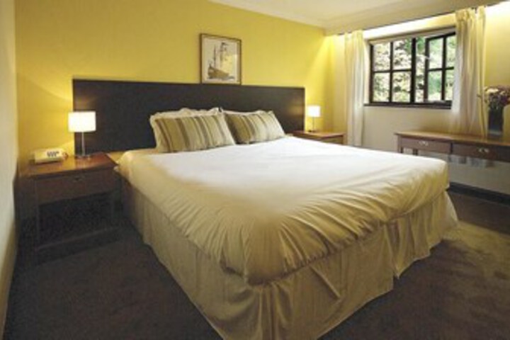 Room 12 of 26