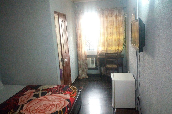 Room 4 of 13