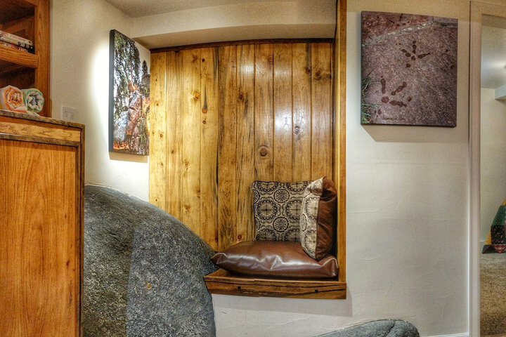 Room 5 of 156