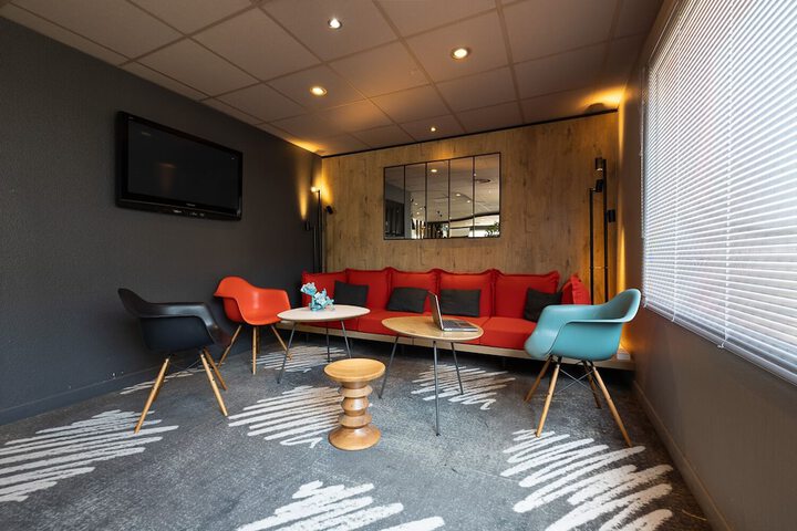 Guest Lobby