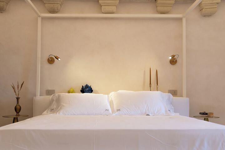 Room 44 of 144