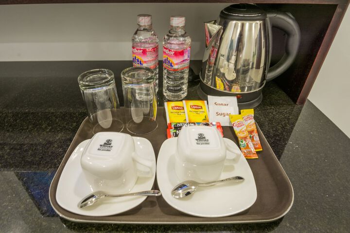 Breakfast/Coffee Service 18 of 44