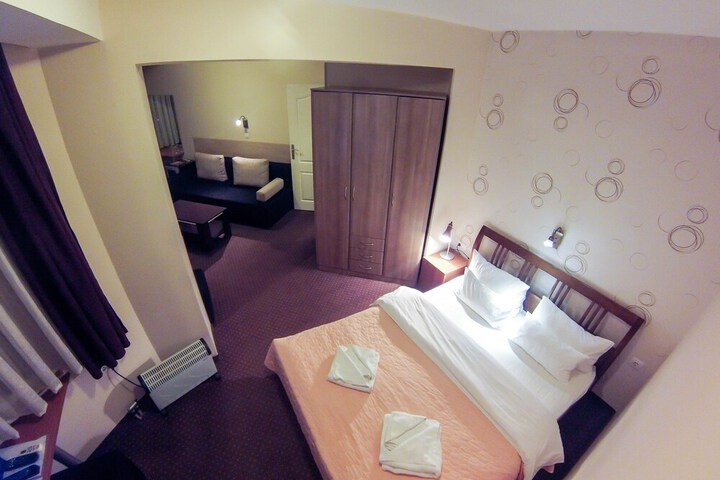 Room 18 of 64