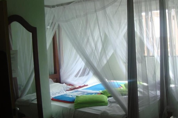 Room 8 of 15
