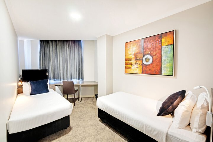 Room 8 of 28