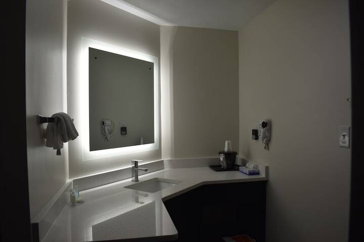 Bathroom sink