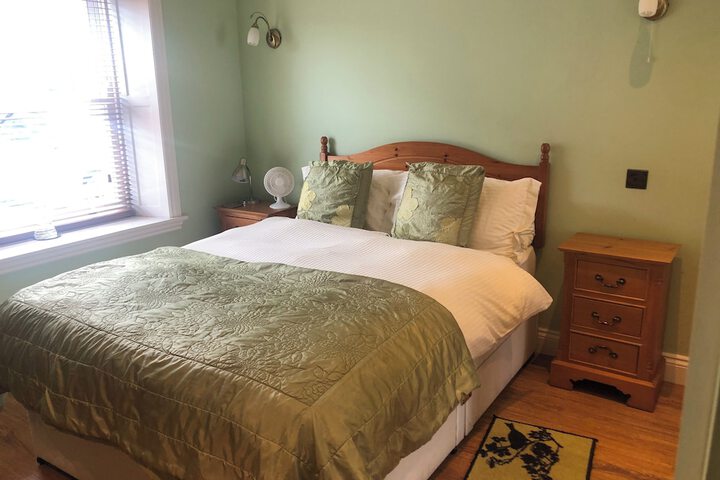 Room 5 of 90
