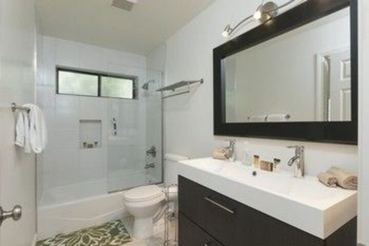 Room 4 of 23