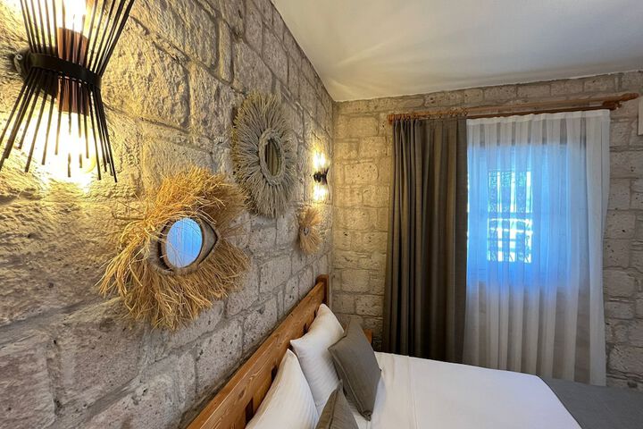Room 11 of 46