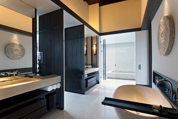 Room 38 of 100