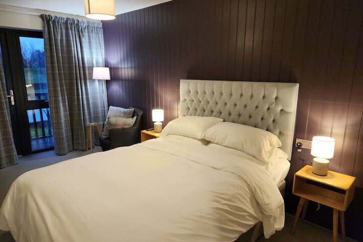 Room 3 of 42