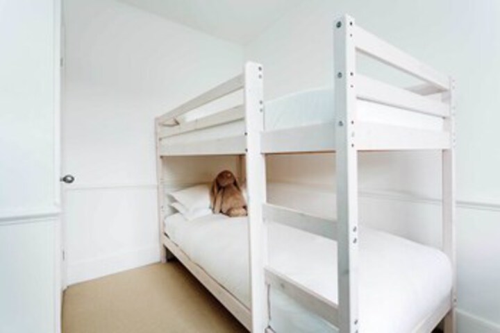 Room 16 of 18