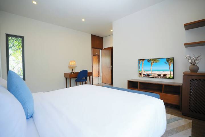 Room 45 of 165
