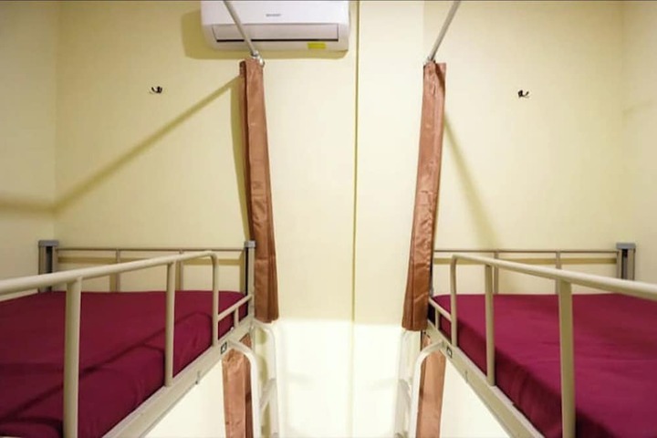 Room 12 of 24