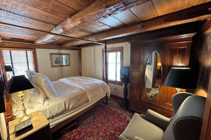 Room 12 of 65