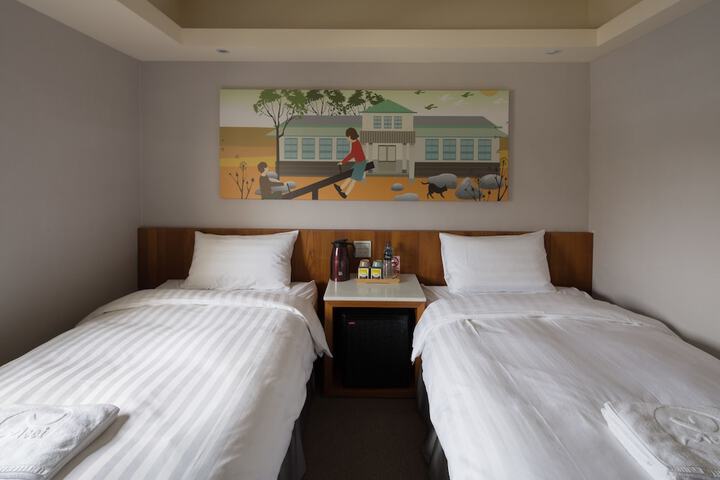 Room 32 of 87
