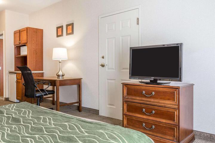 Upgrade 2 Queen Beds (2 of 5)