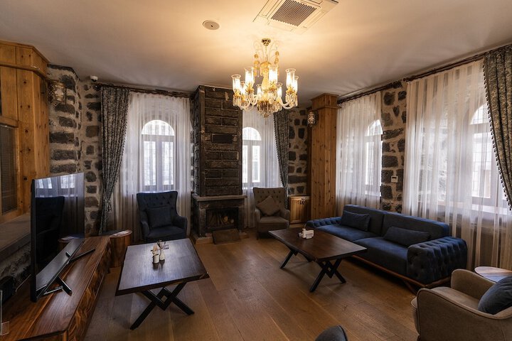 Room 12 of 36