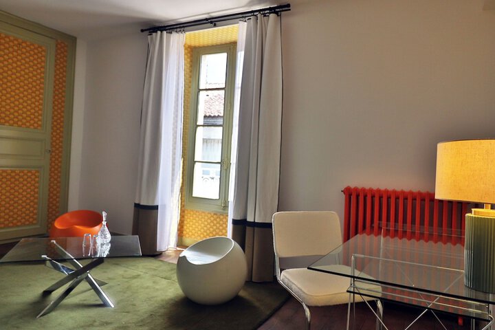 Room 12 of 28