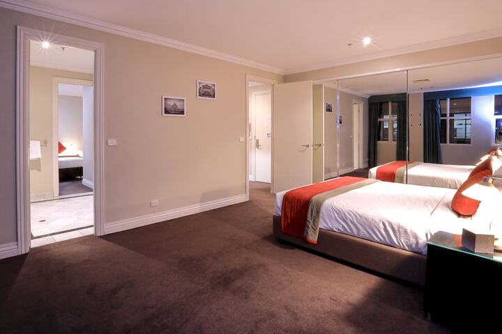 Room 11 of 68