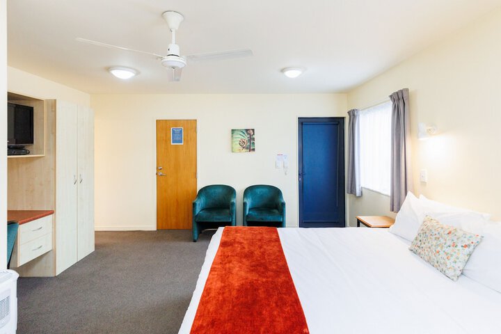 Room 9 of 54