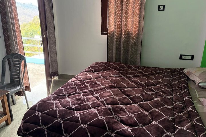 Room 6 of 20