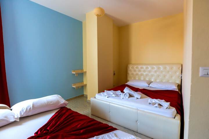 Room 14 of 87