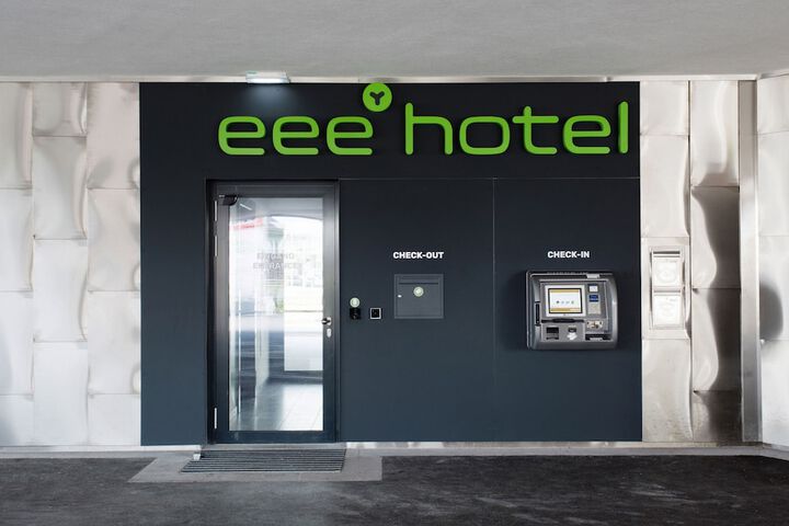 Check-in/check-out kiosk
