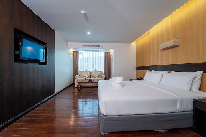 Room 12 of 130