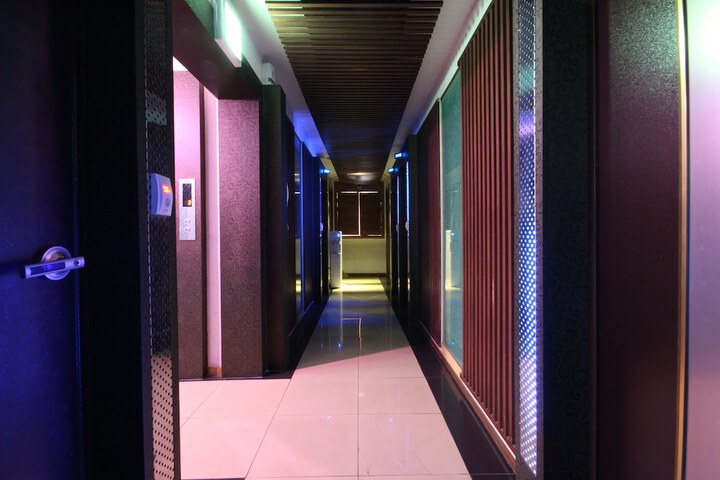 Ballroom/Hall 11 of 27