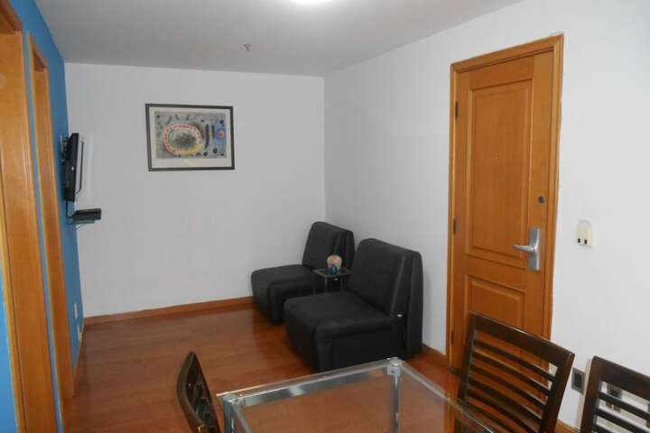 Room 10 of 16