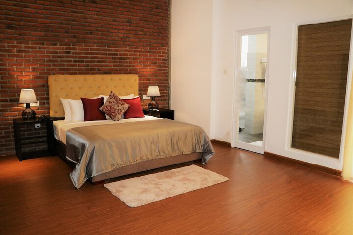 Room 4 of 22