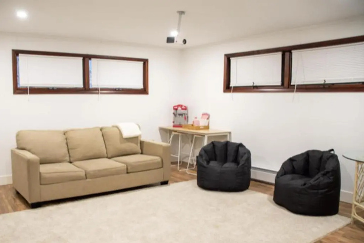 Room 3 of 9