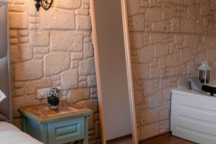 Room 17 of 73