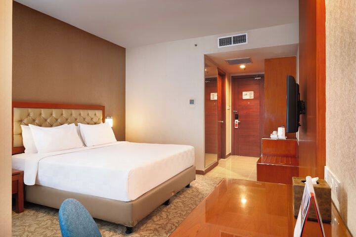 Room 8 of 43