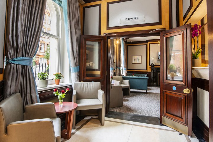 Entrance & Lobby