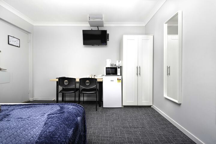 Room 13 of 31