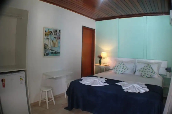 Room 6 of 25