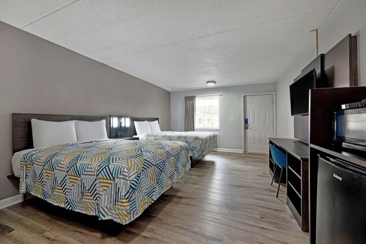 Room 9 of 30