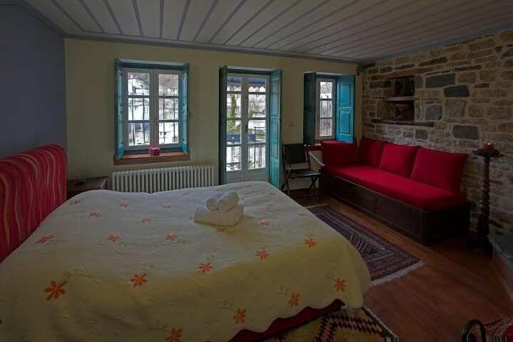 Room 13 of 52