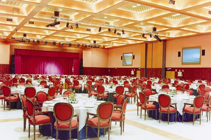 Banquet hall