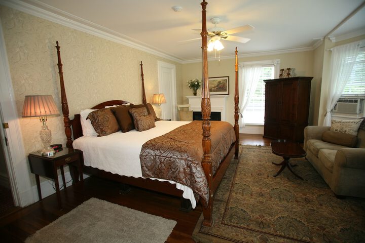 Room 4 of 75