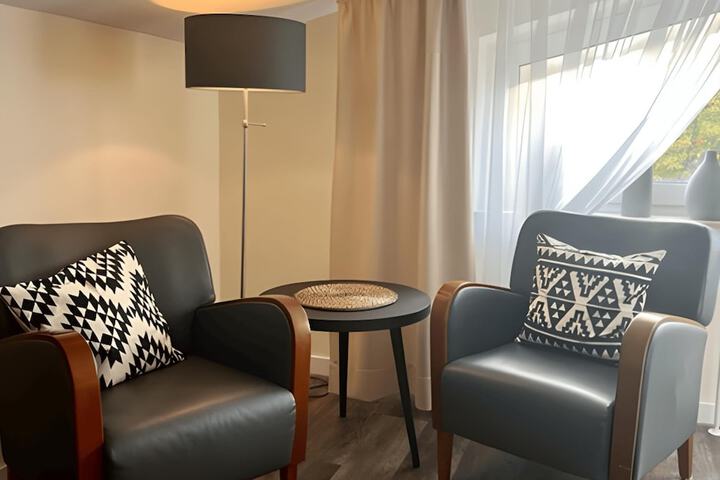 Room 2 of 10