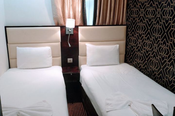 Room 26 of 79