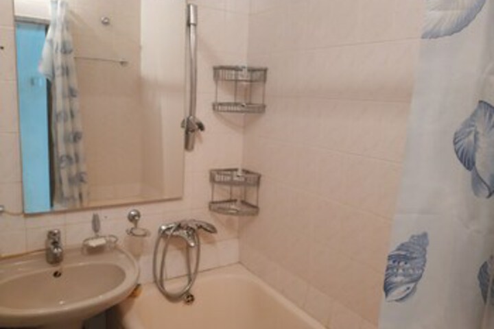 Room 9 of 72