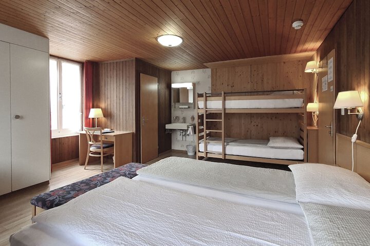 Room 10 of 62