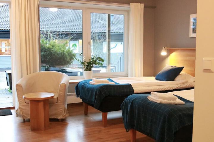 Room 2 of 49